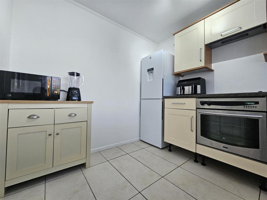 House in Solihull, West Midlands - More