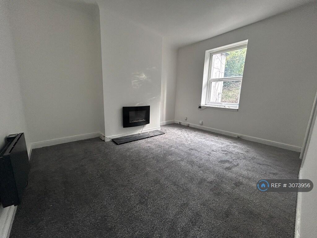 Apartment in Leeds, Troy Hill, Morley - View 2