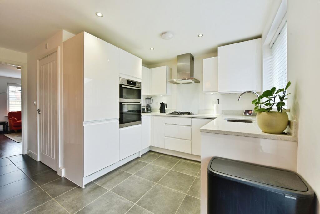 House in Rotherham, Waverley - View 5