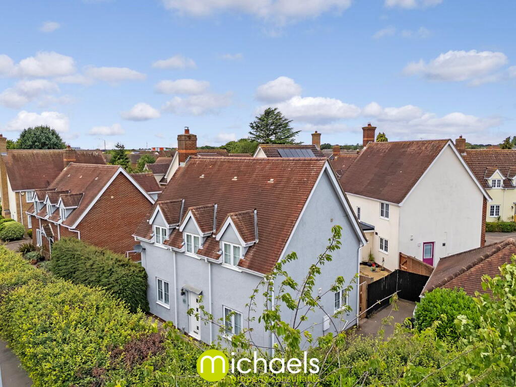 3-bed detached on Barn Fields, Stanway, Colchester, CO3, £400,000