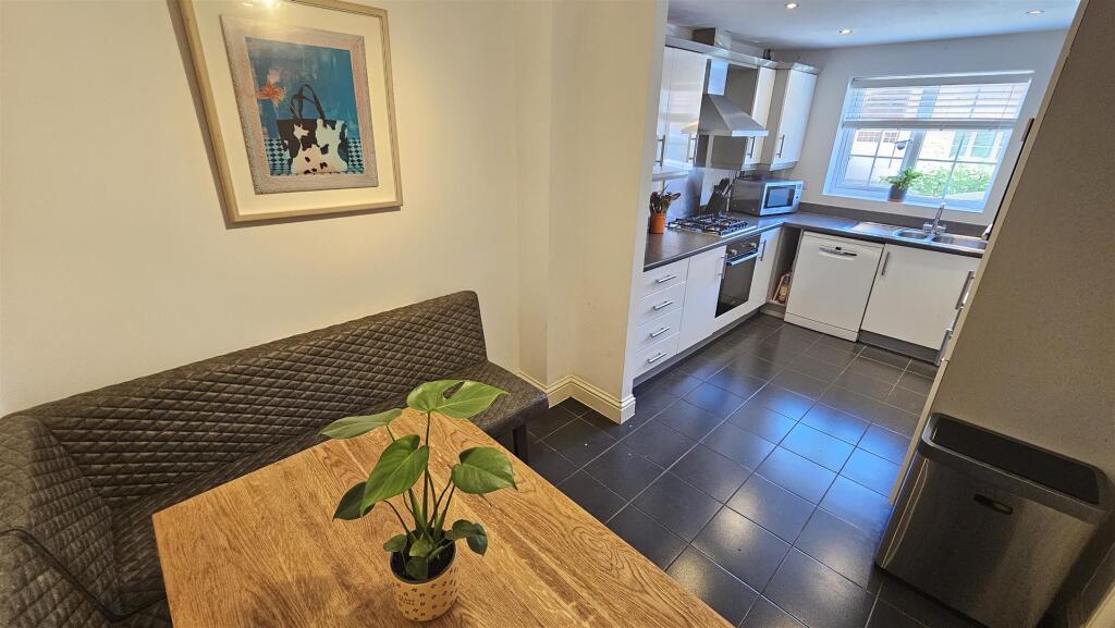 House in Rushcliffe, Romans Quarter, Bingham - More