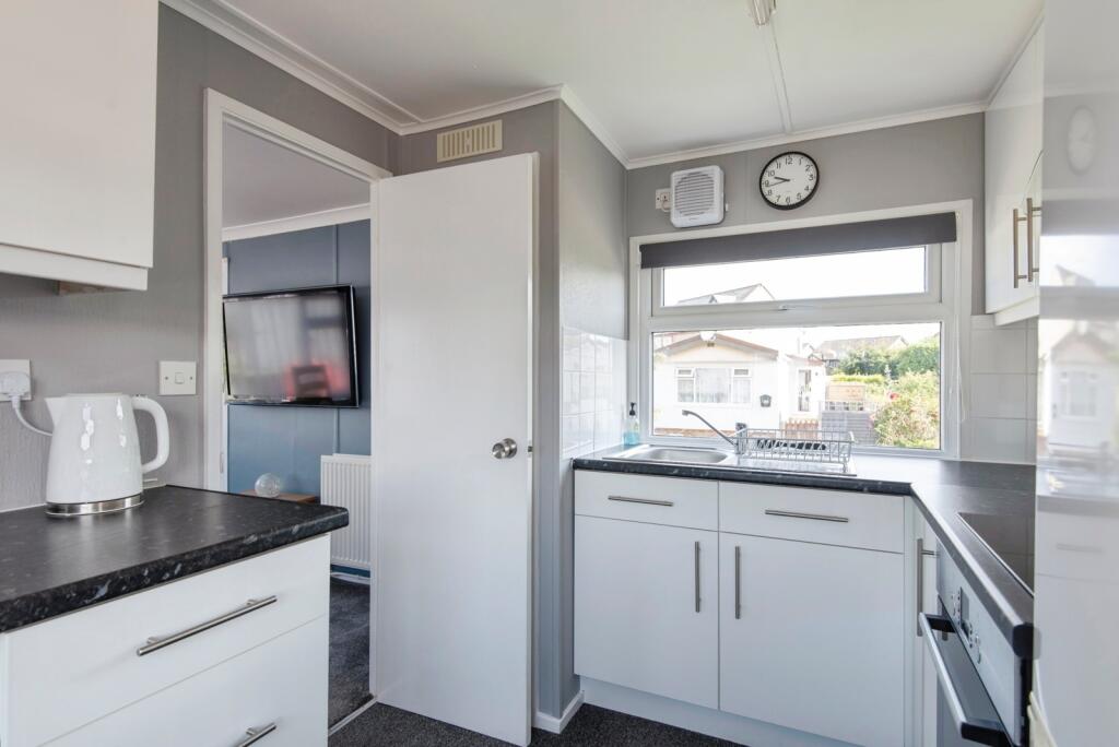 Three Star Park, Bedford Road, Lower Stondon, Henlow, SG16 - View 5