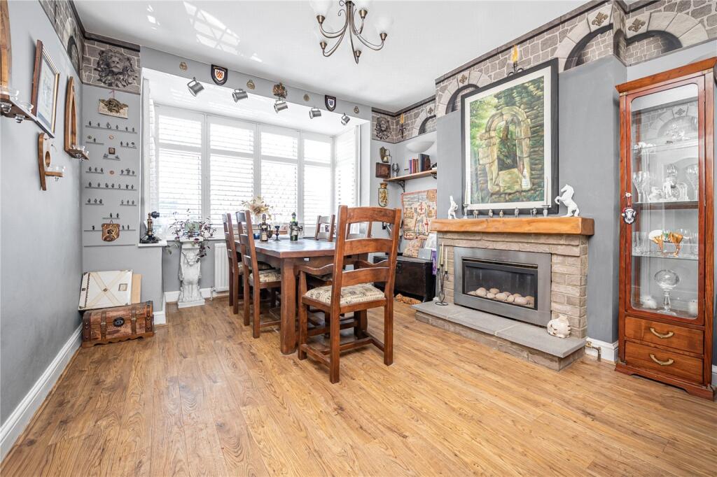 House in Twickenham - View 3