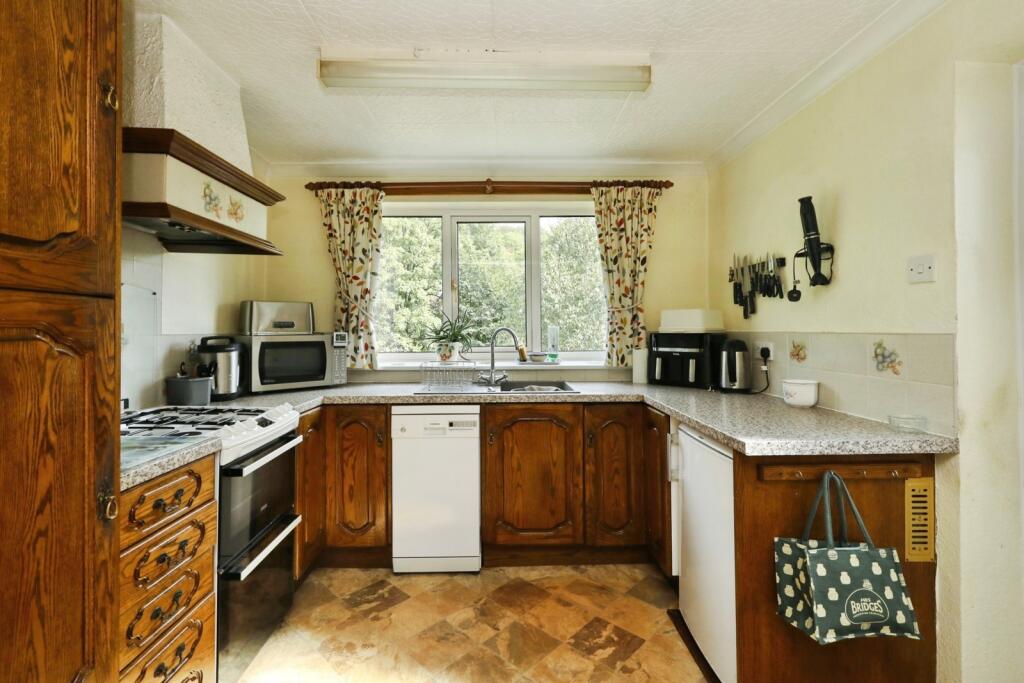 House in Sheffield, South Yorkshire - More