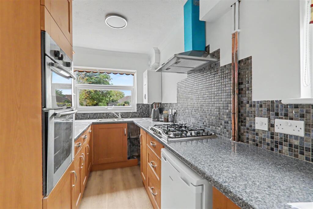 House in Worthing, West Sussex - View 5