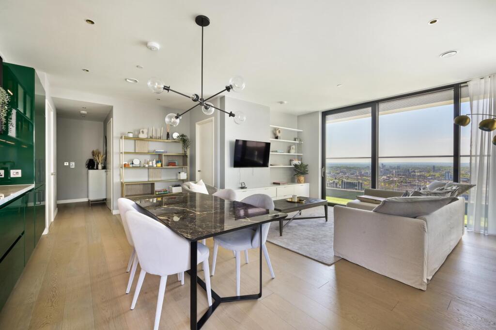Main image of property: Bagshaw Building, Wardian, Canary Wharf, London, E14