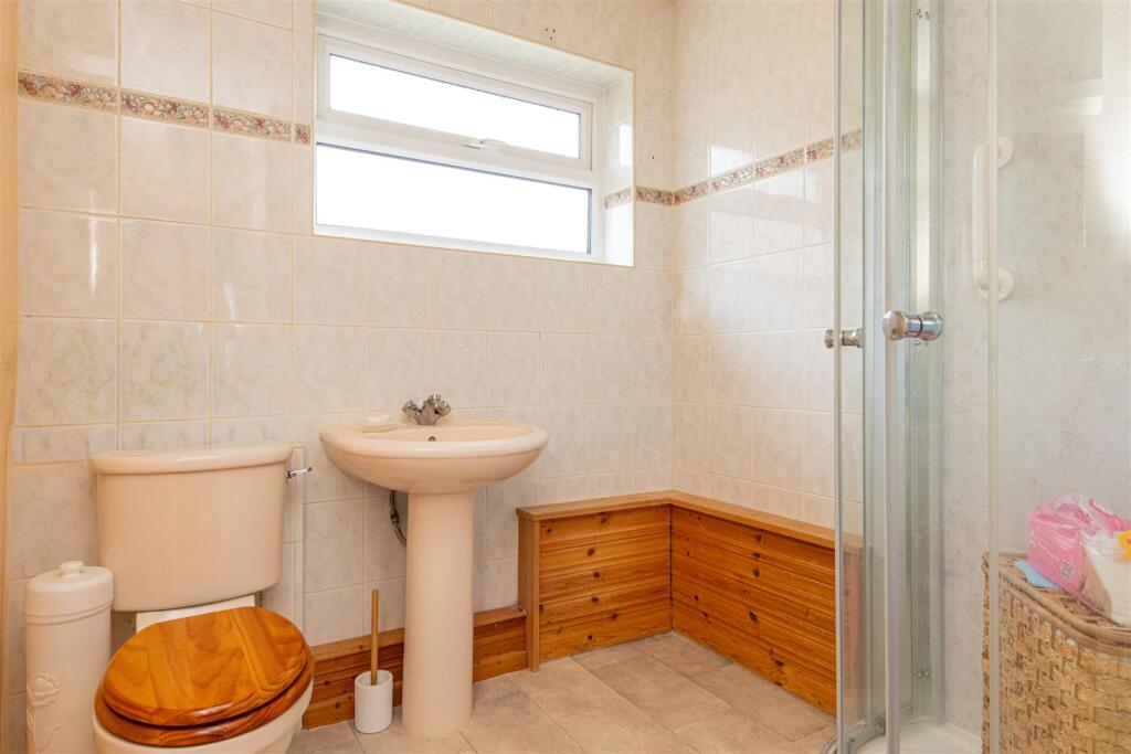 House in Higham Ferrers, North Northamptonshire - More