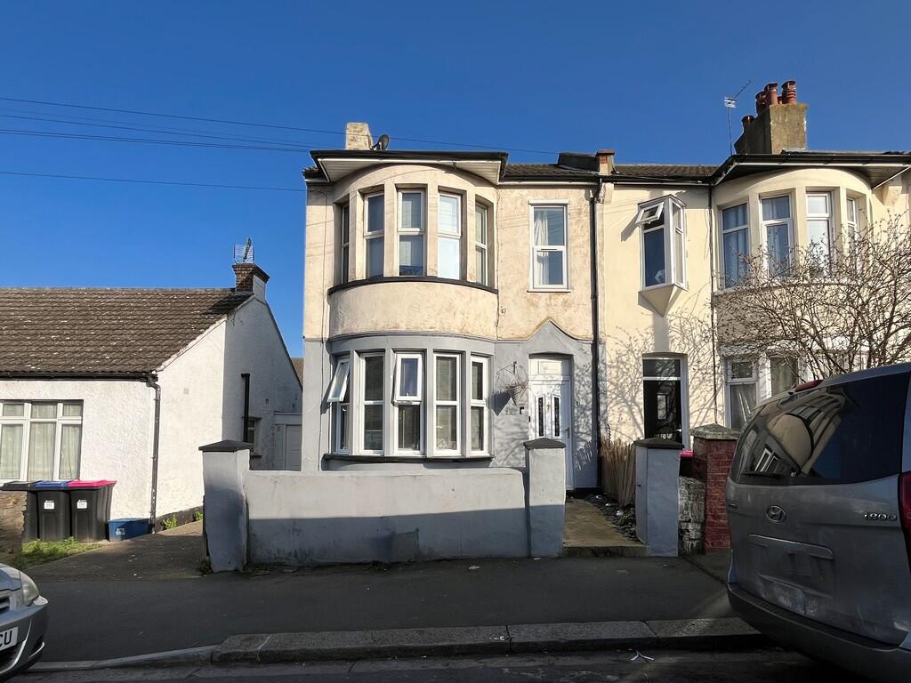 Main image of property: Beedell Avenue, Westcliff On Sea