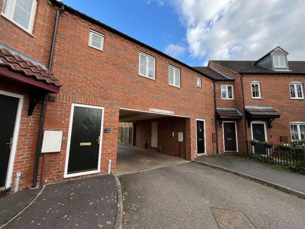 Main image of property: The Square, PE20