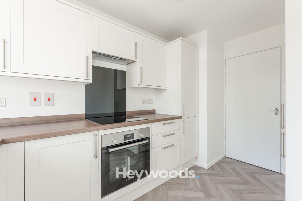 House in Stoke-on-Trent - More