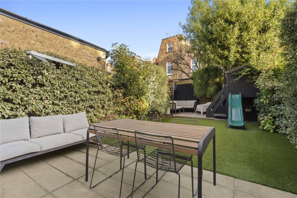 House in London - View 3