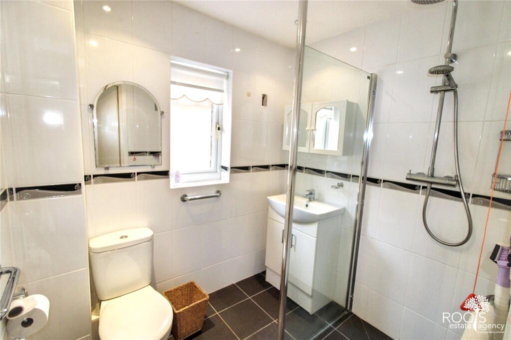 Apartment in Reading - View 3