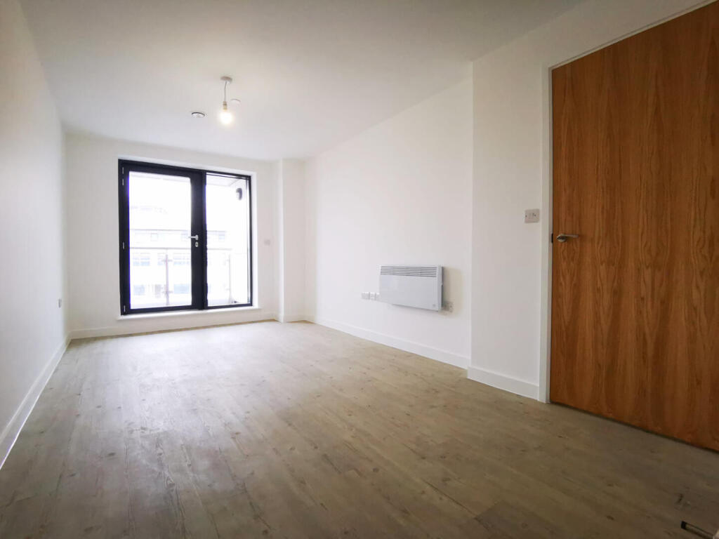 1-bed flat on 1106NH Northill, £138,000