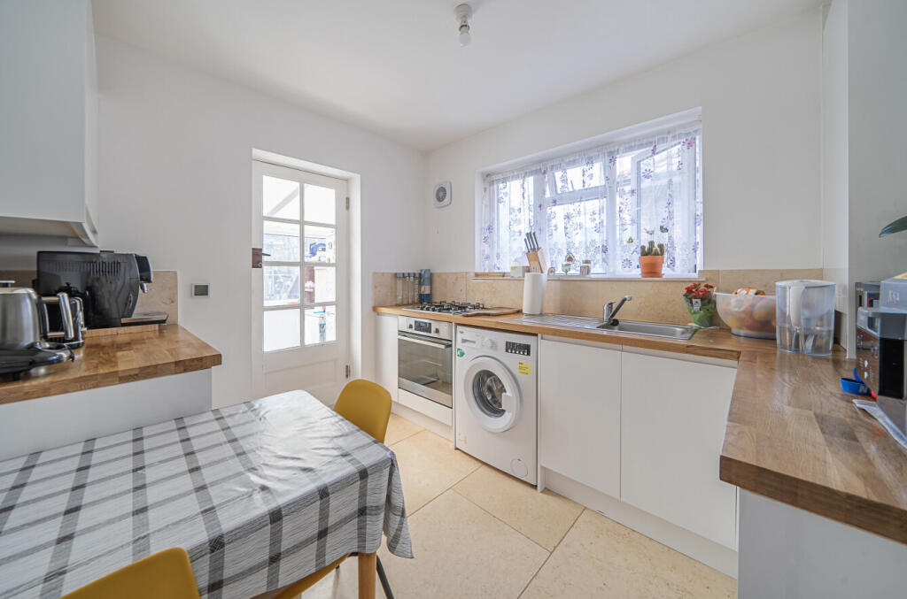 Abbots Way, Fareham, Hampshire, PO15 photo 3
