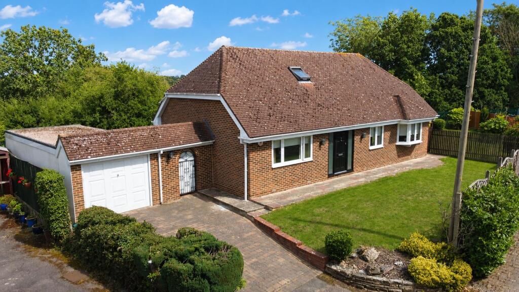 Main image of property: Oak Lane, Cuffley