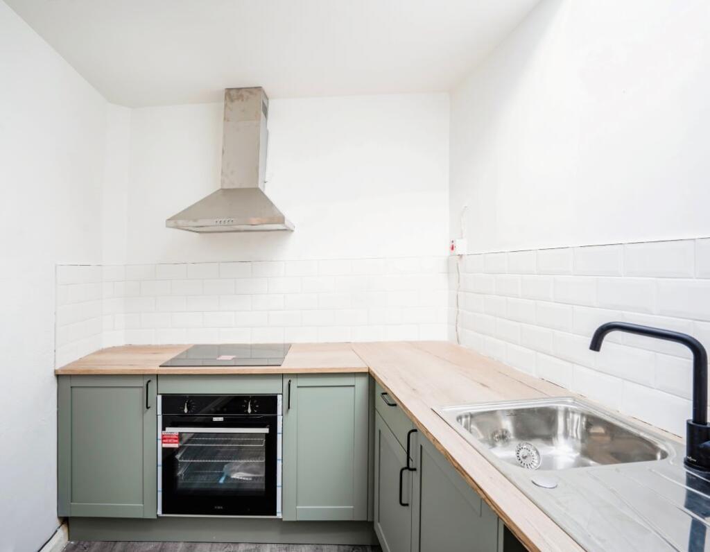 Flat 3 Polkirt, Castle Street, Looe, Cornwall, PL13 1AZ photo 3
