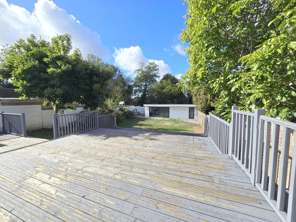 House in Three Rivers, Hunton Bridge, Abbots Langley - View 2