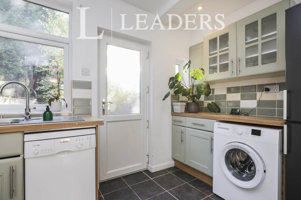 House in Warwick, Woodloes Park - View 3