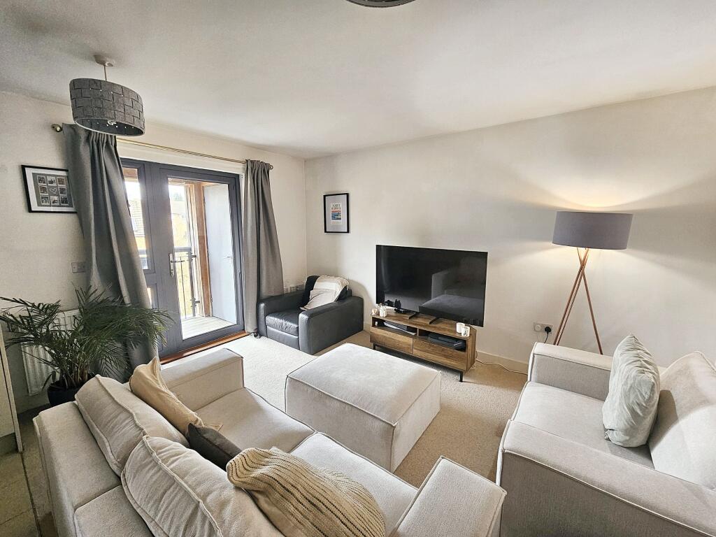 Apartment in Tunbridge Wells, Kent - View 3