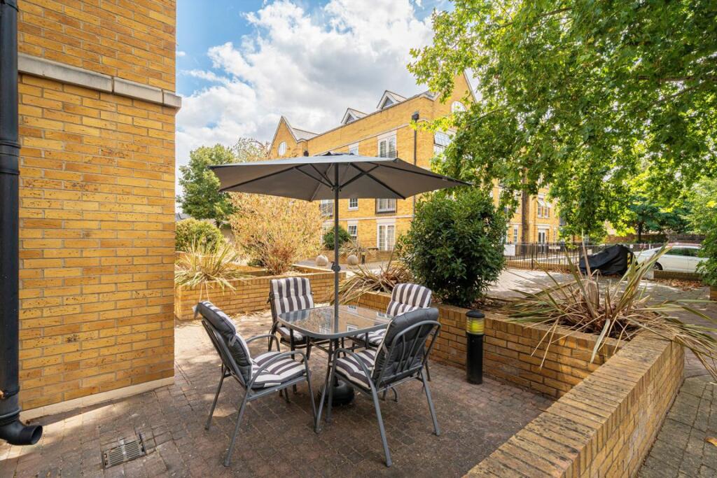 Apartment in London, Worton - View 5