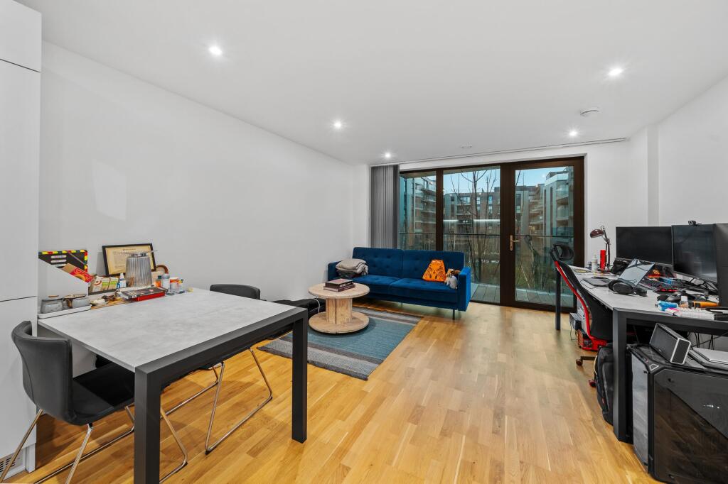 Main image of property: Hawthorne Crescent, London, SE10