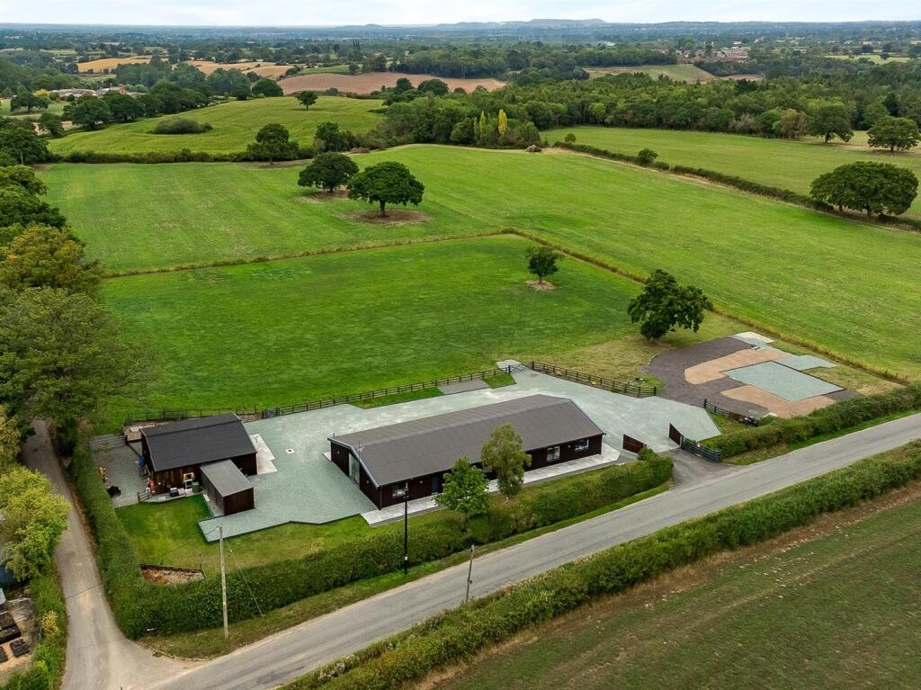 3-bed detached on Northwood, Nr Ellesmere, Shropshire., £875,000