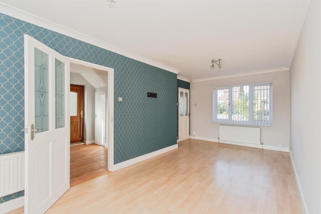 House in Wakefield - View 3