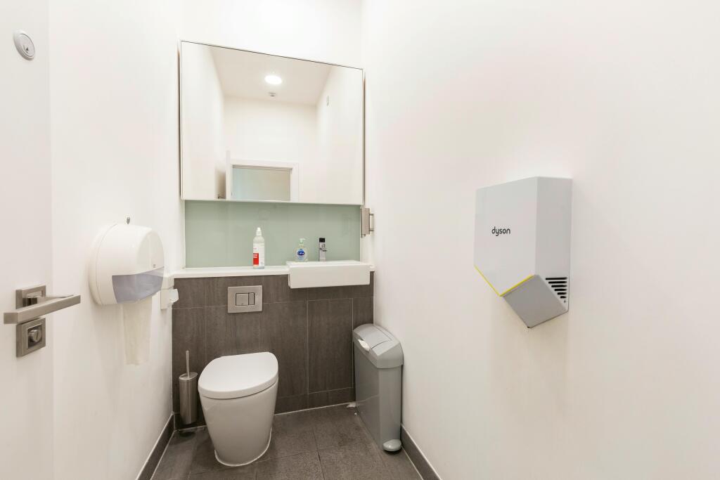 Units 14 River Gardens Walk 12.jpg