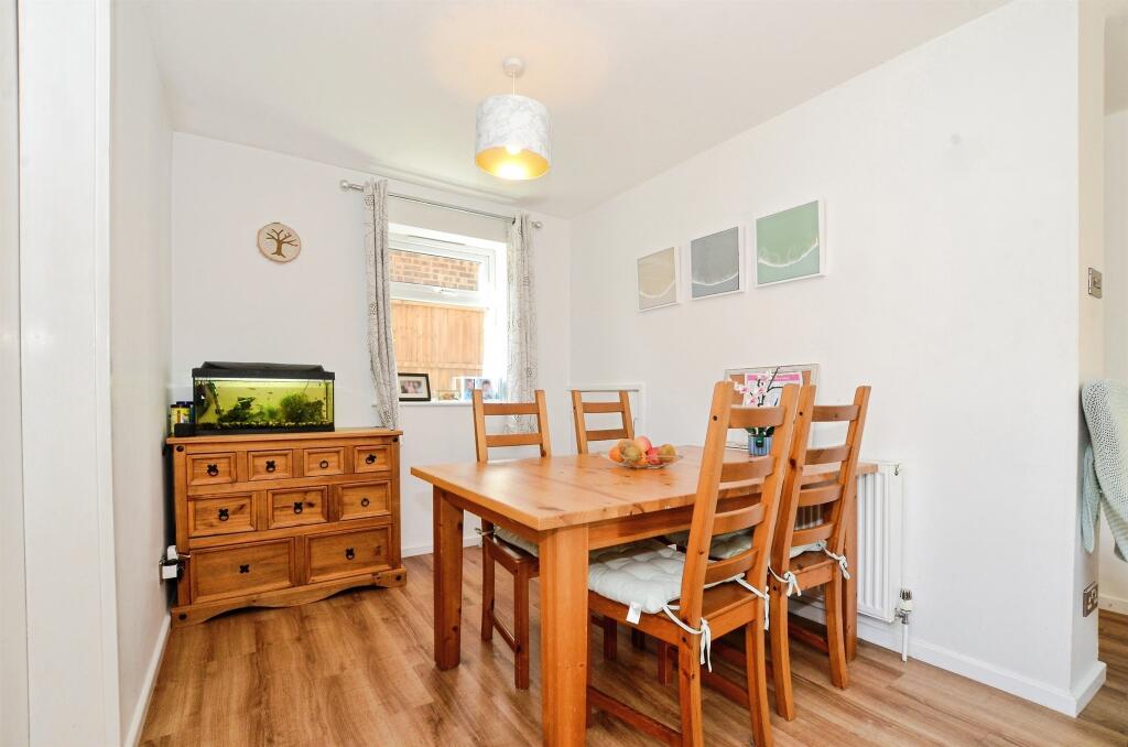 Additional image 5 of Chesterton Avenue, Harpenden