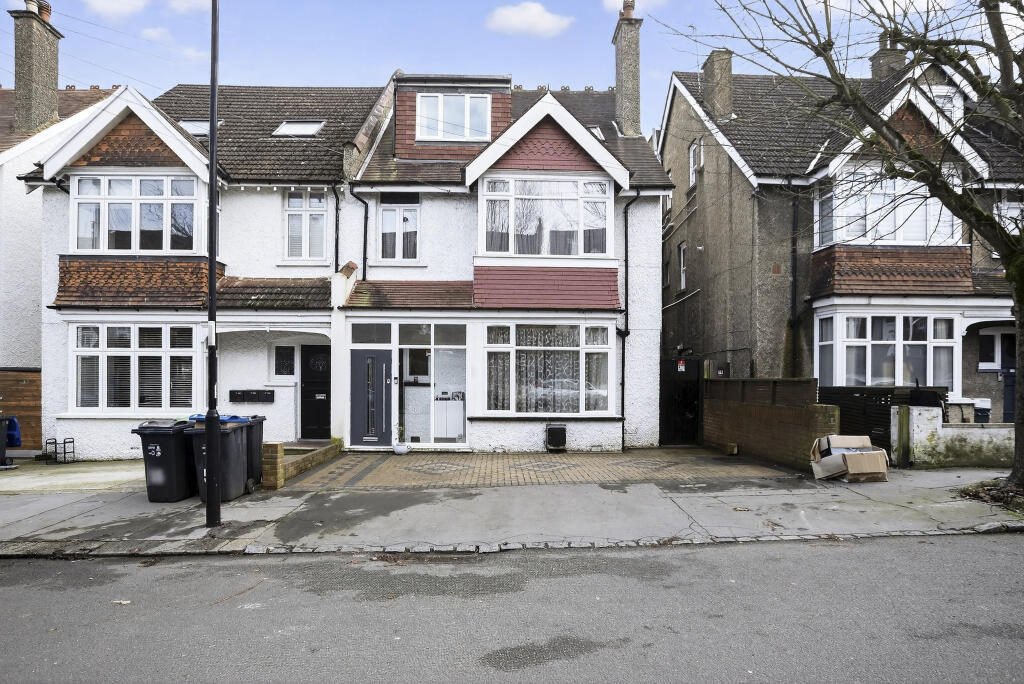 Main image of property: Blenheim Park Road, South Croydon, CR2