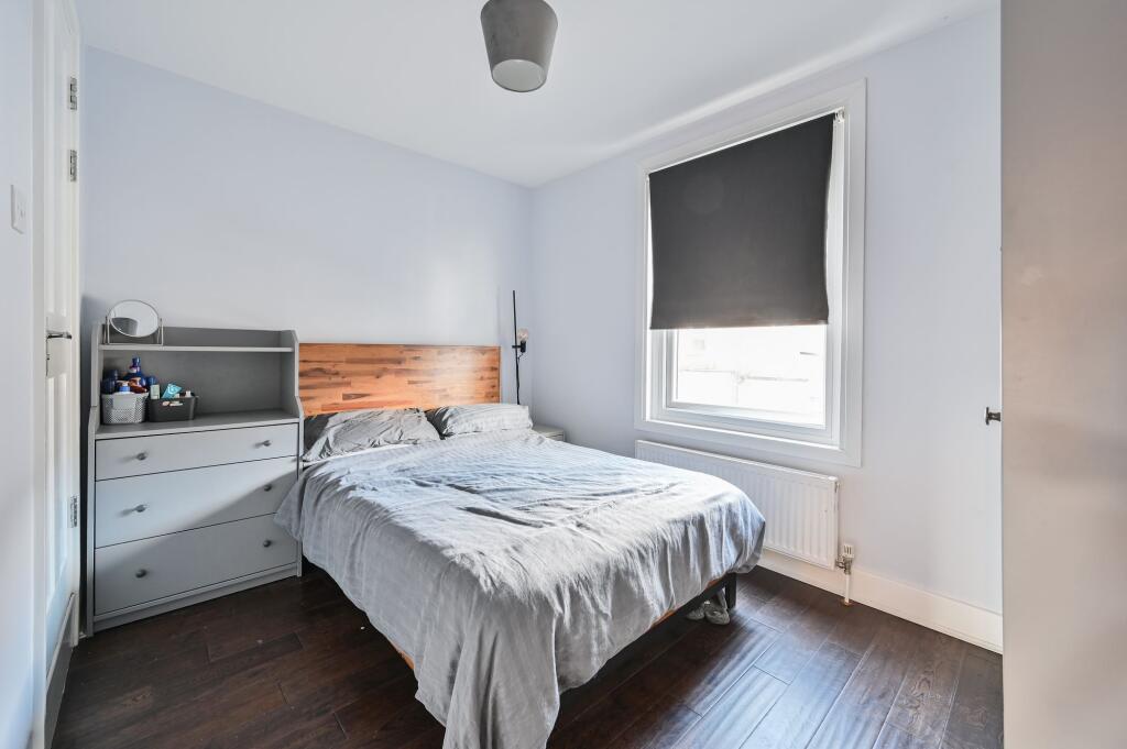 Apartment in Watford, Hertfordshire - More
