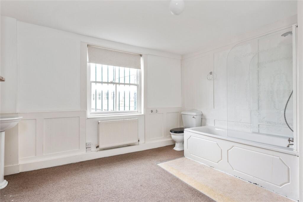 3 bedroom maisonette for rent