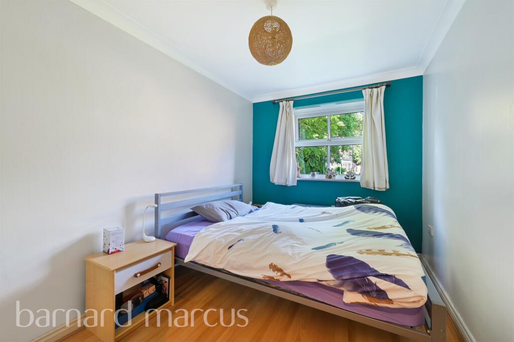 Apartment in London - More
