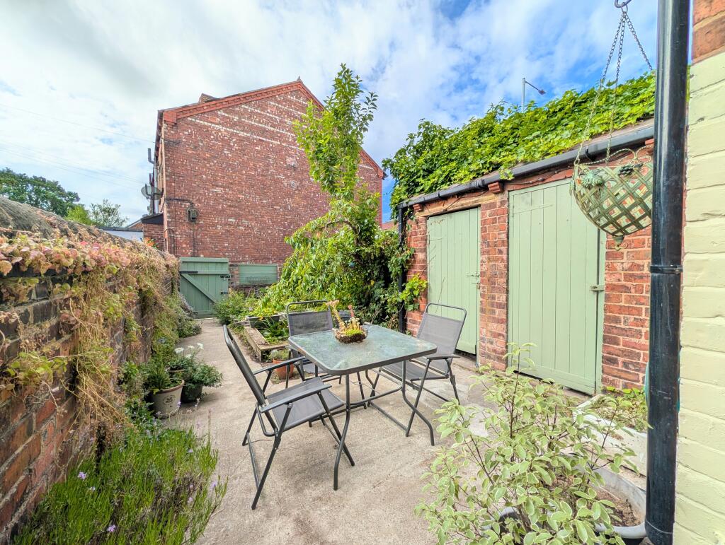 Berrycroft Lane, Romiley photo 4