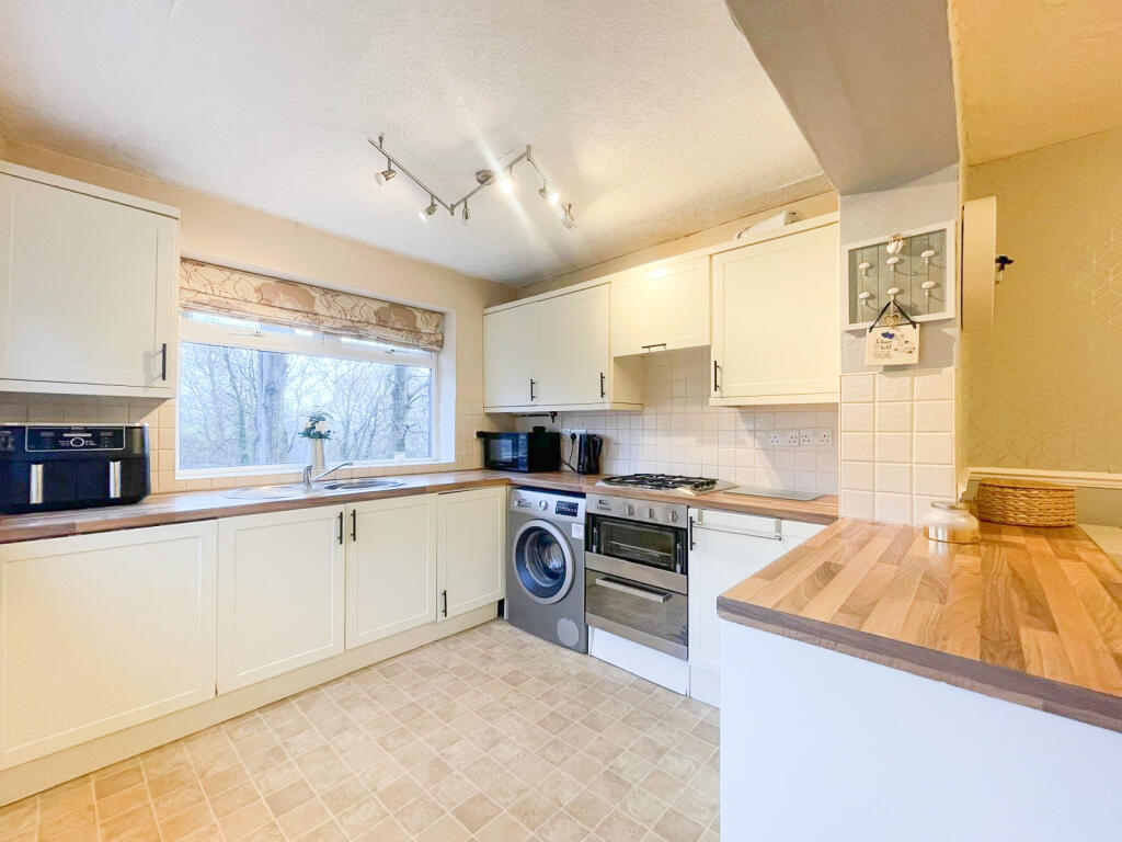Bancroft Close, Bredbury photo 4