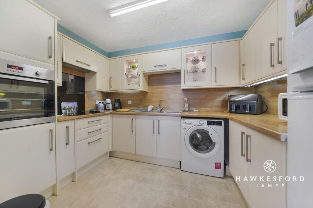 Barkers Court, Sittingbourne, ME10 photo 3