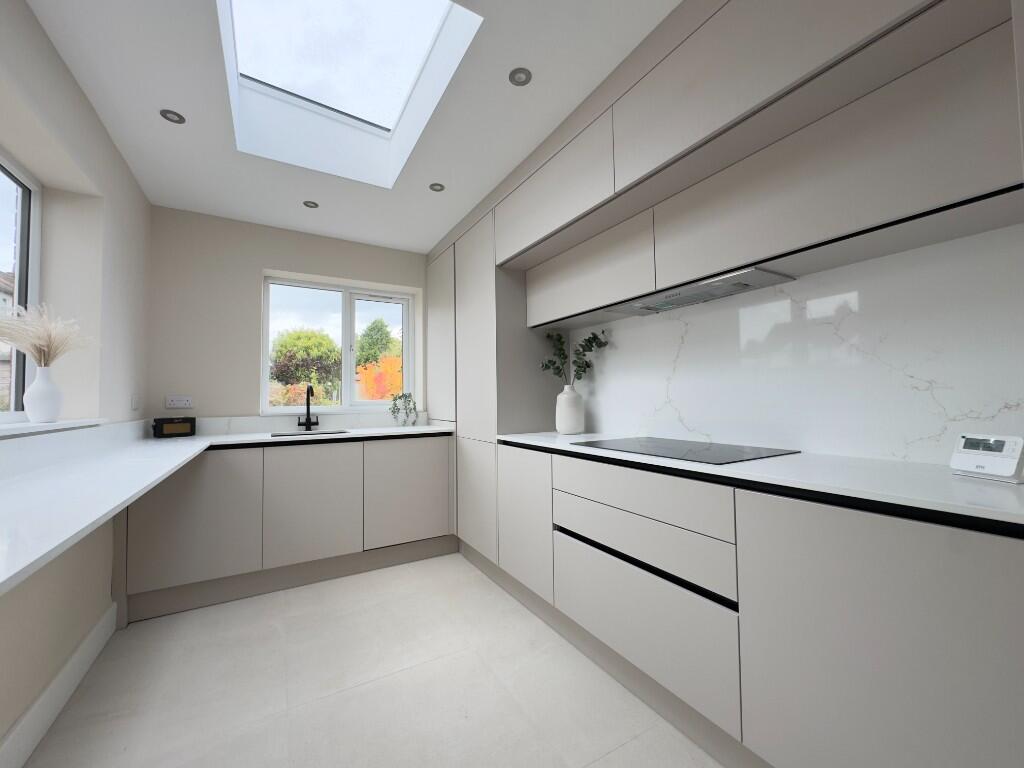 House in Nottingham, Chilwell - View 2