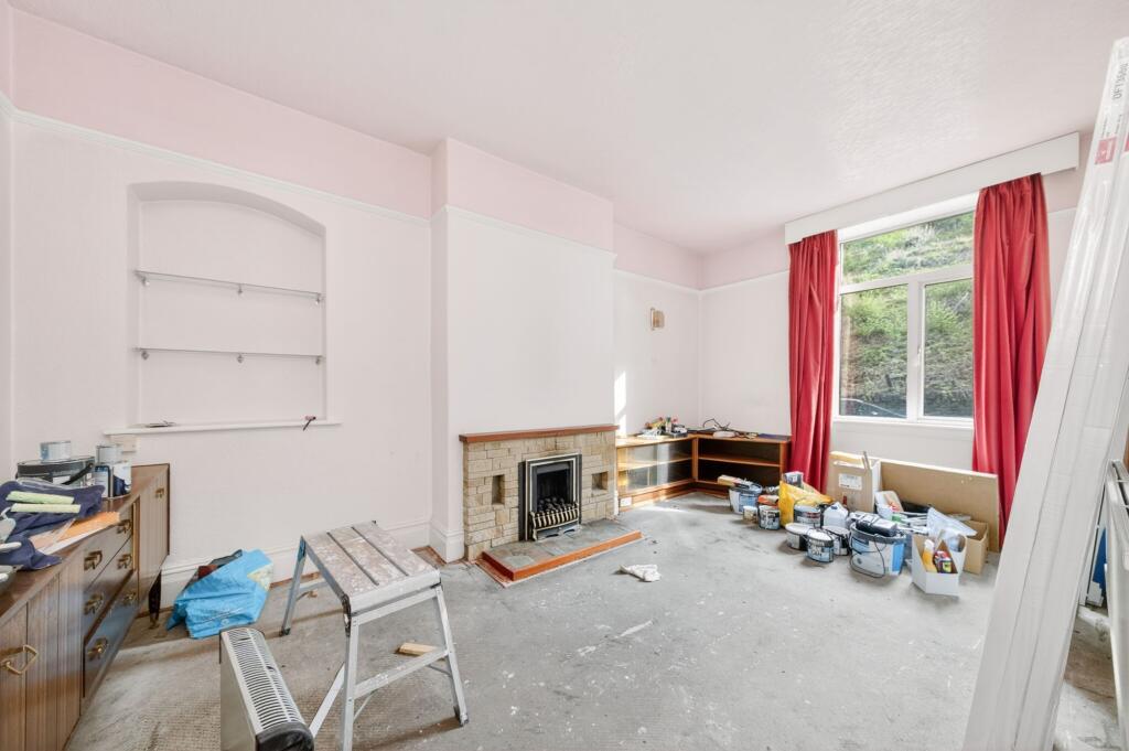 86 Dunford Road, Holmfirth, HD9 photo 3