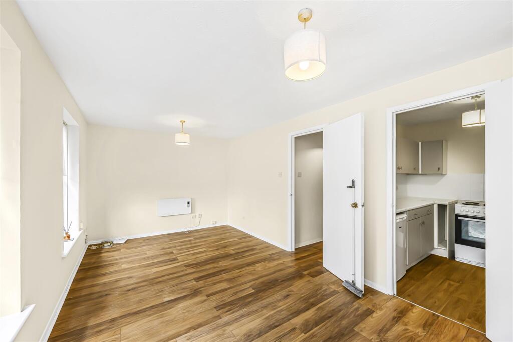 Apartment in London - More