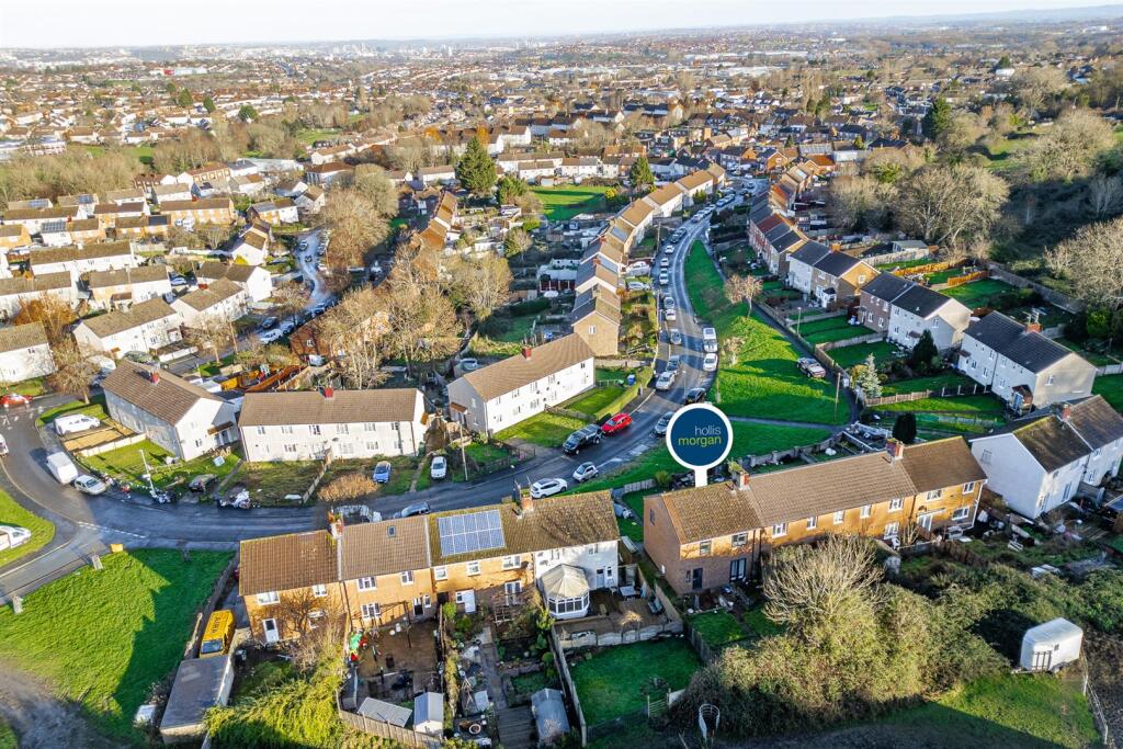 3 Bed House | Withywood photo 3