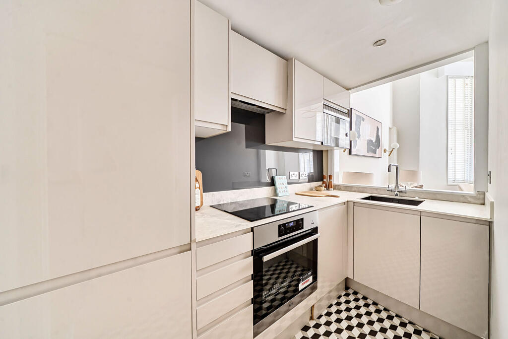 Apartment in London - View 2
