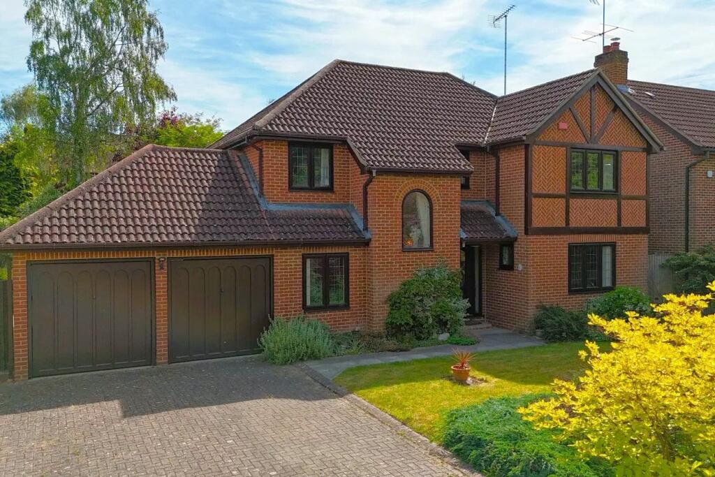5-bed detached on Wimbushes, Finchampstead, Wokingham, RG40, £950,000