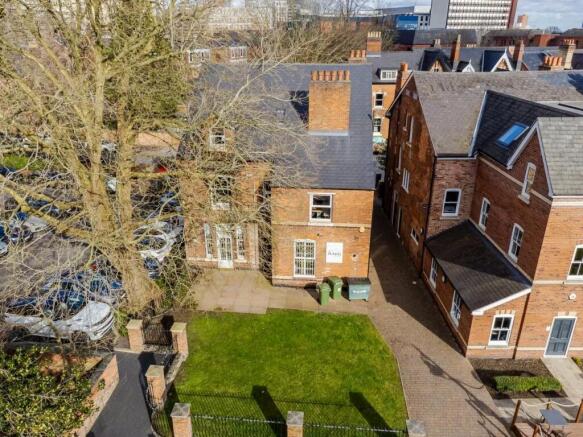 9 Greenfield Crescent