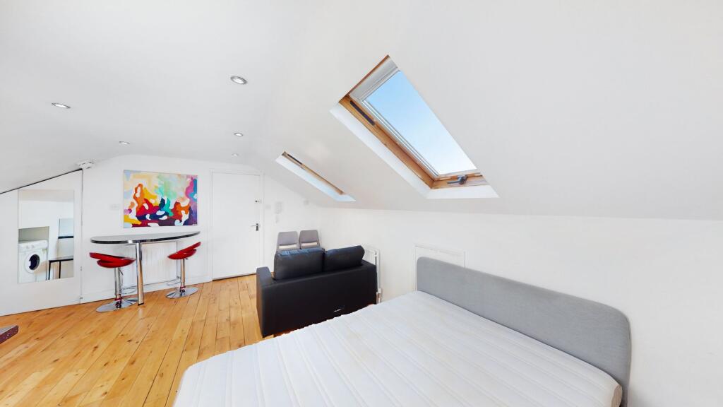 Studio flat for rent
