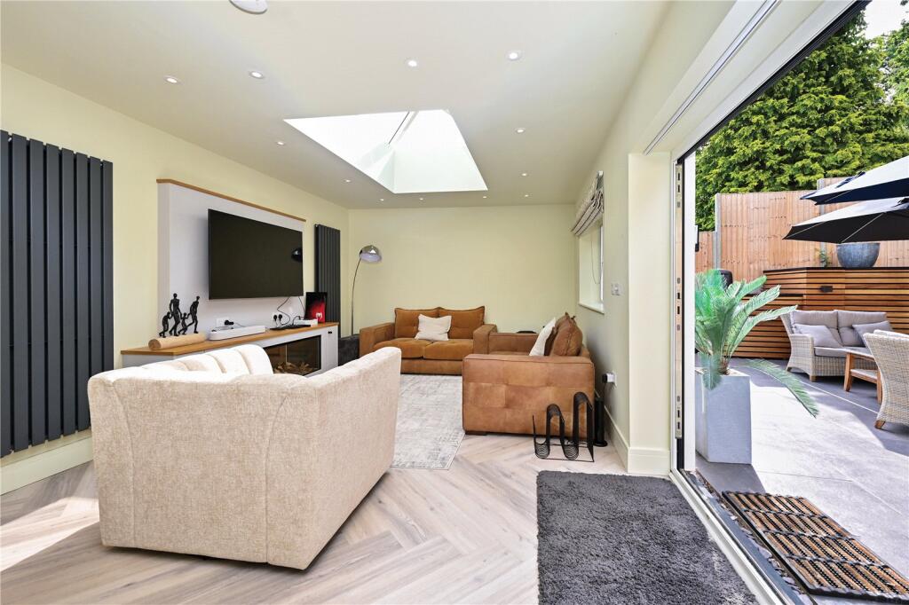 Longmeadow, Frimley, Camberley, Surrey, GU16 - View 5