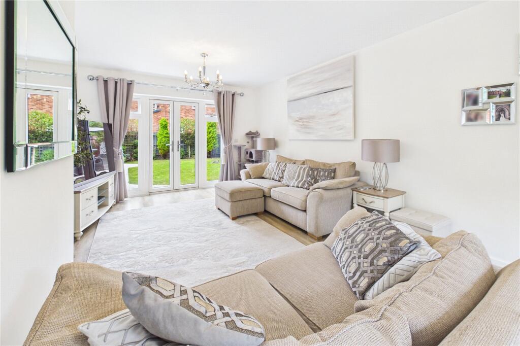 Greenacre Place, Newbury, Berkshire, RG14 photo 2