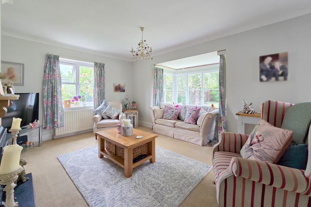 Belmore Road, Lymington, Hampshire photo 3