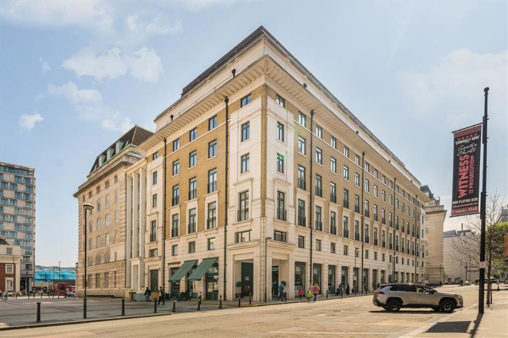 Main image of property: Forum Magnum Square, Waterloo