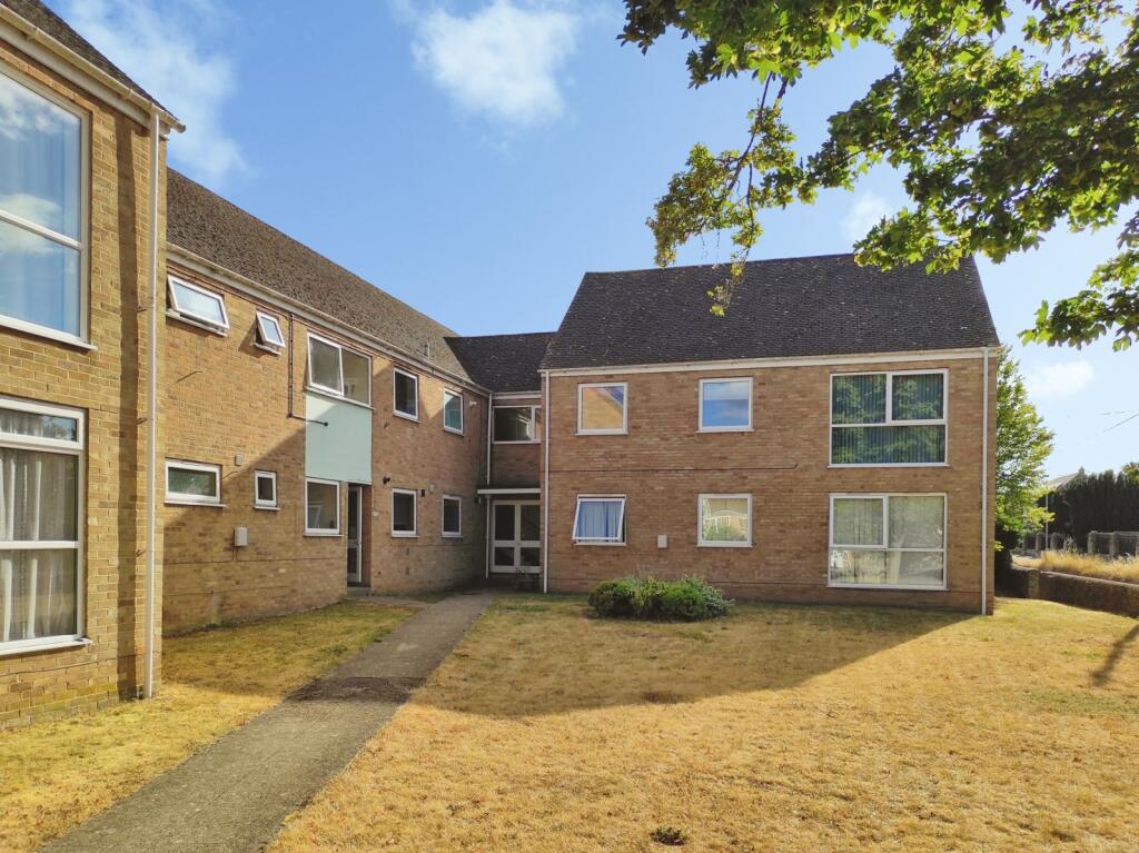 Main image of property: Boundary Close, Woodstock, OX20