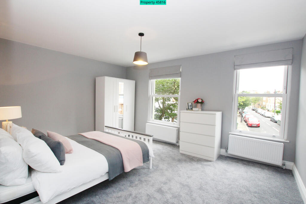 House in London - View 3